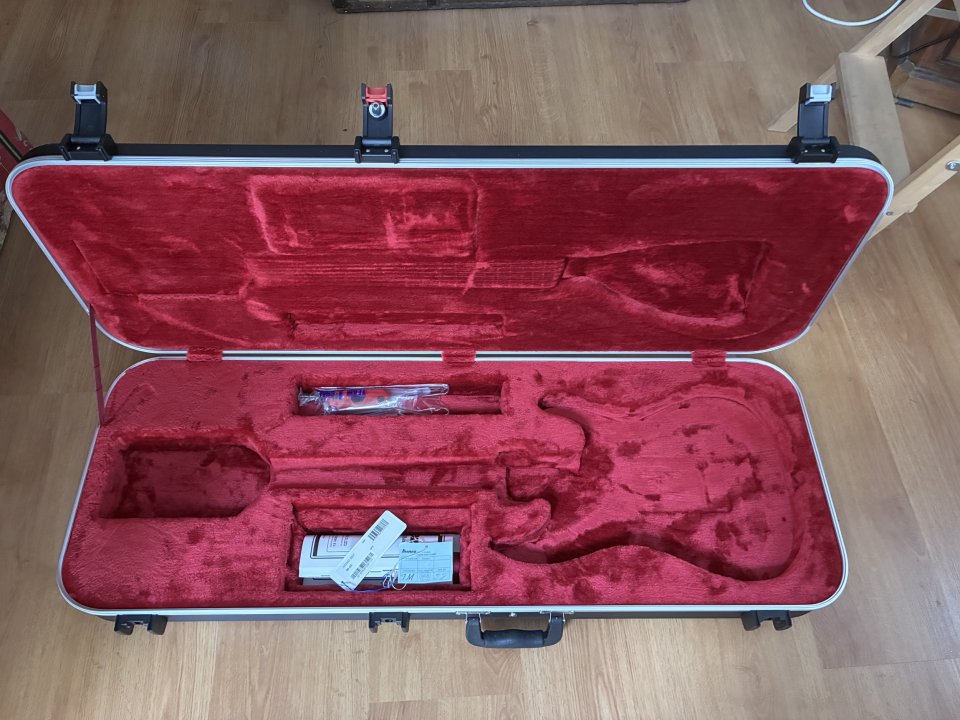 Ibanez AZ2402 – Negra mate – Impecable de segunda mano · Foto 8 de 10 · Madrid