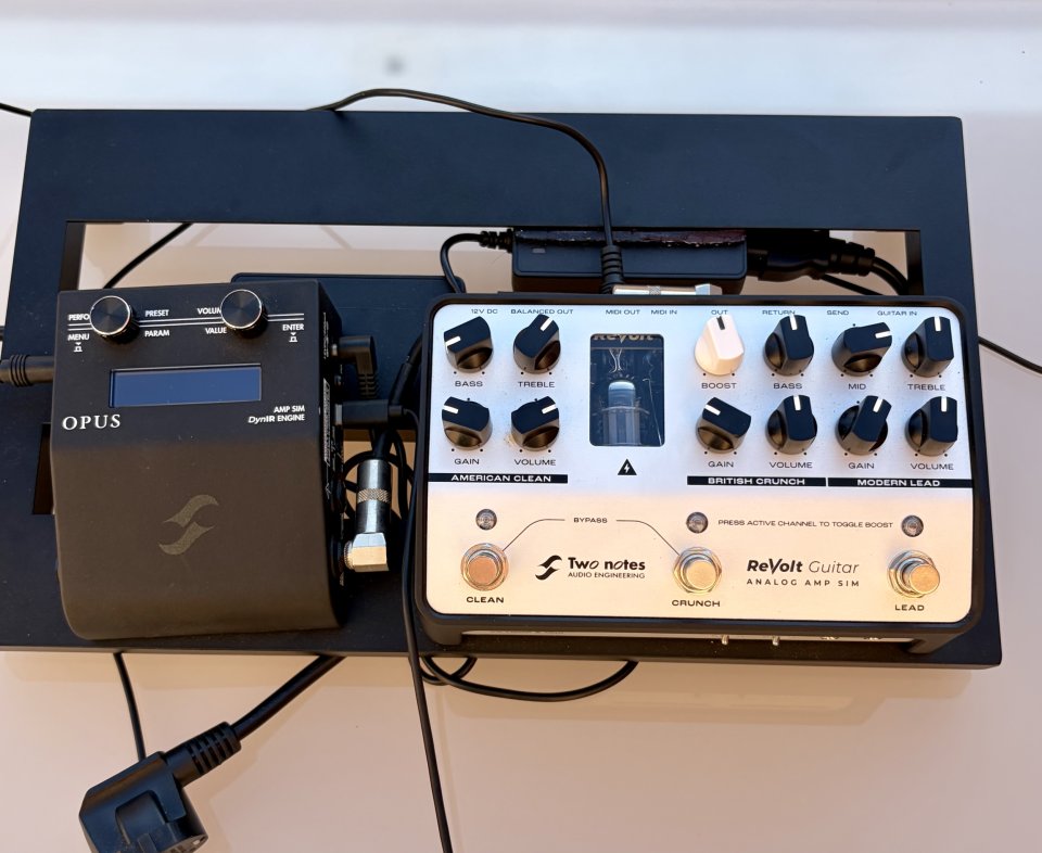 Pack Two Notes ReVolt para guitarra + Two Notes Opus (Con Cajas y Cargadores) de segunda mano · Foto 1 de 7 · Castellón · 360 €