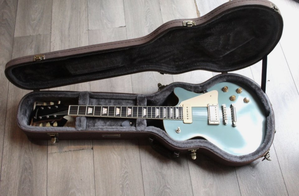 CAMBIO EASTMAN SB58/TV Fade Blue Limited Edition, HARDCASE, 3, 75 KG de segunda mano · Foto 9 de 10 · A Coruña · 1989 €