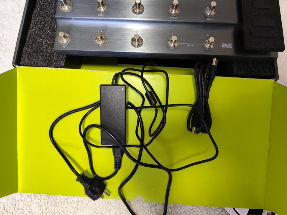Mooer GE300 + Funda de segunda mano · Foto 4 de 6 · A Coruña · 360 €