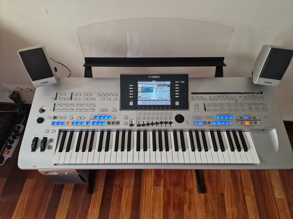 Yamaha Tyros4