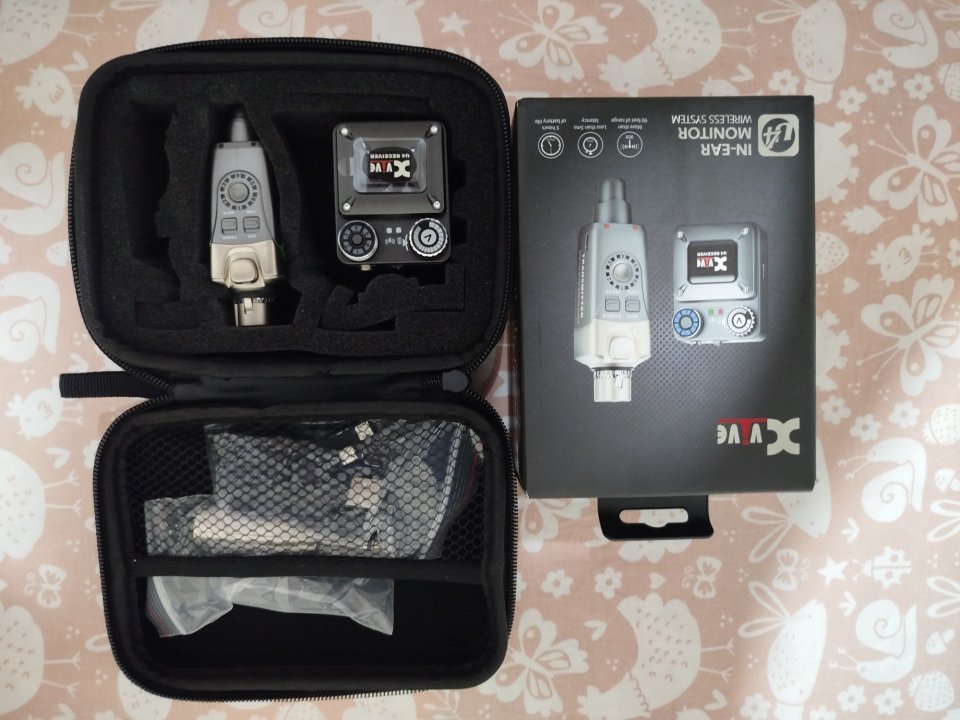 sistema Inear Xvive U4 de segunda mano · Foto 1 de 5 · Madrid · 165 €