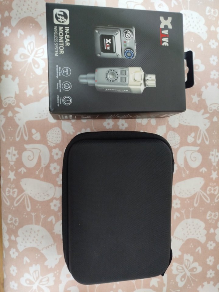 sistema Inear Xvive U4 de segunda mano · Foto 2 de 5 · Madrid · 165 €
