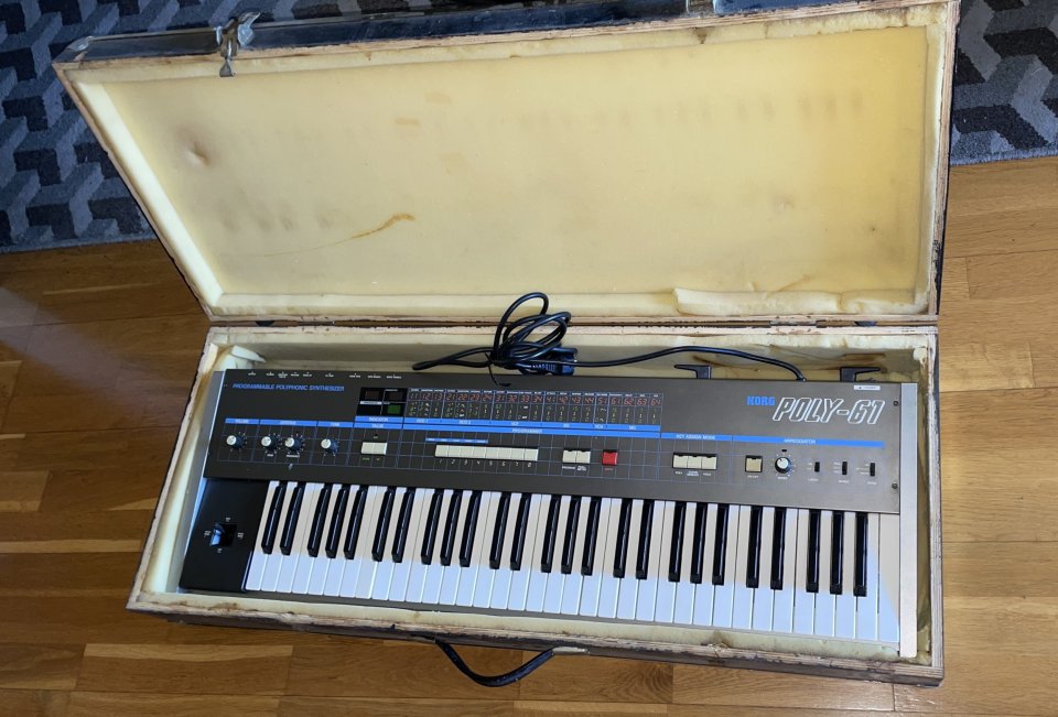 Korg Poly 61 para reparar de segunda mano · Foto 2 de 7 · Barcelona · 250 €