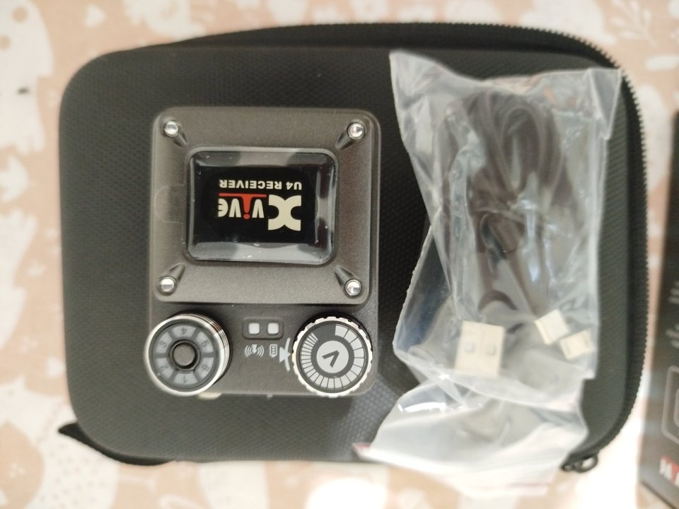 sistema Inear Xvive U4 de segunda mano · Foto 3 de 5 · Madrid · 165 €