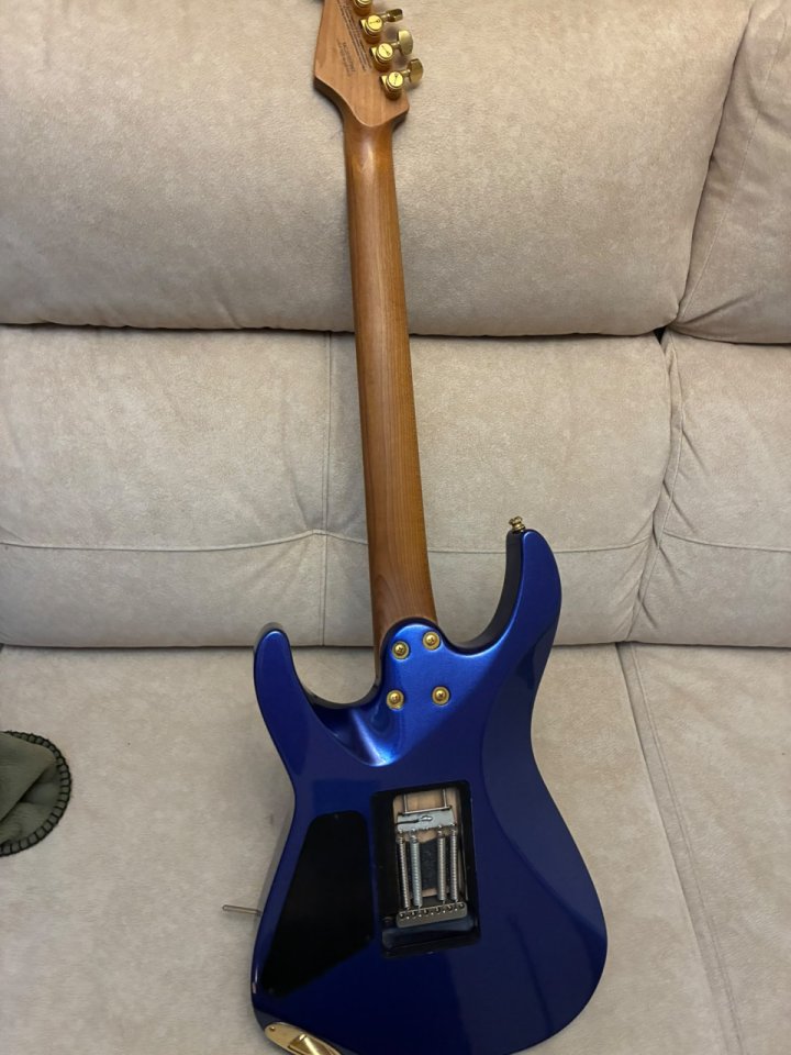 Charvel DK24 de segunda mano · Foto 7 de 7 · Madrid · 700 €