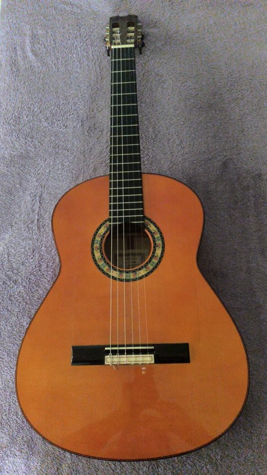 Guitarra flamenca CONDE ATOCHA Modelo CIPRÉS Rosas Azules