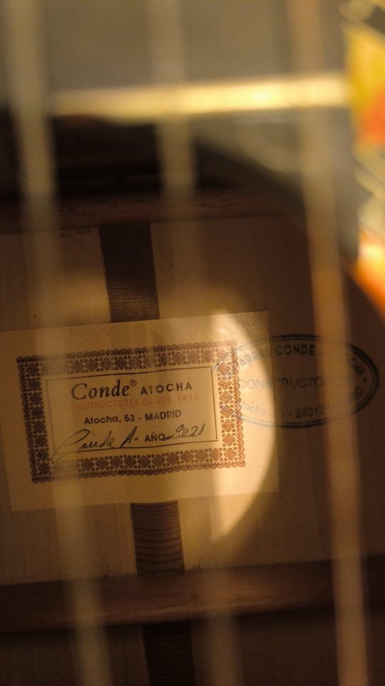 Guitarra flamenca CONDE ATOCHA Modelo CIPRÉS Rosas Azules