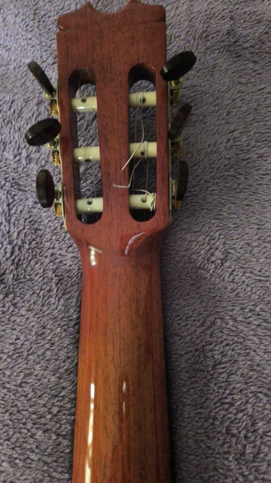 Guitarra flamenca CONDE ATOCHA Modelo CIPRÉS Rosas Azules