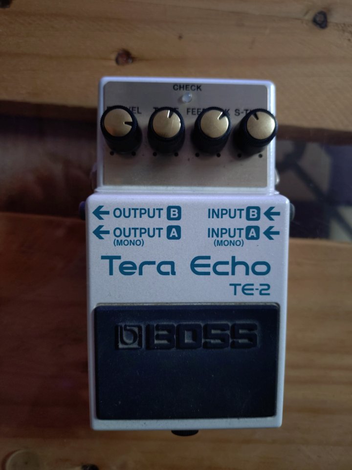 Pedal delay/echo Boss TE-2 Tera Echo