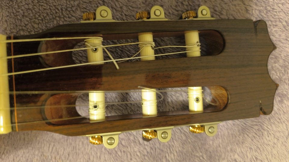 Guitarra flamenca CONDE ATOCHA Modelo CIPRÉS Rosas Azules