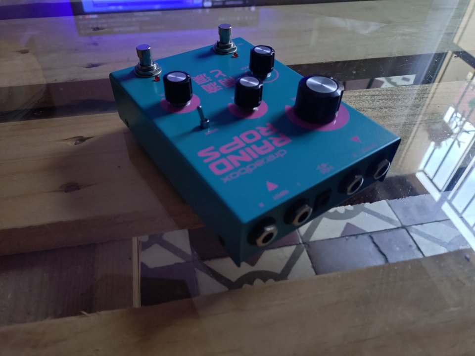 Pedal delay estéreo Dreadbox Raindrops