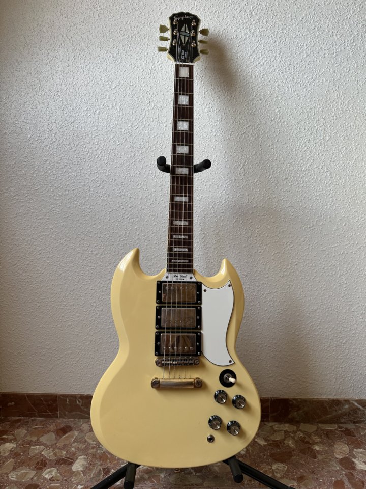 Epiphone SG G-400 Les Paul Custom de segunda mano · Foto 1 de 10 · Almería · 600 €
