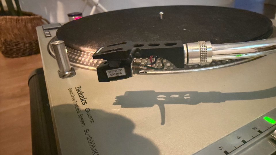 Technics SL1200MK2 + UDG Flightcase multi turntable de segunda mano · Foto 4 de 9 · Cádiz · 900 €