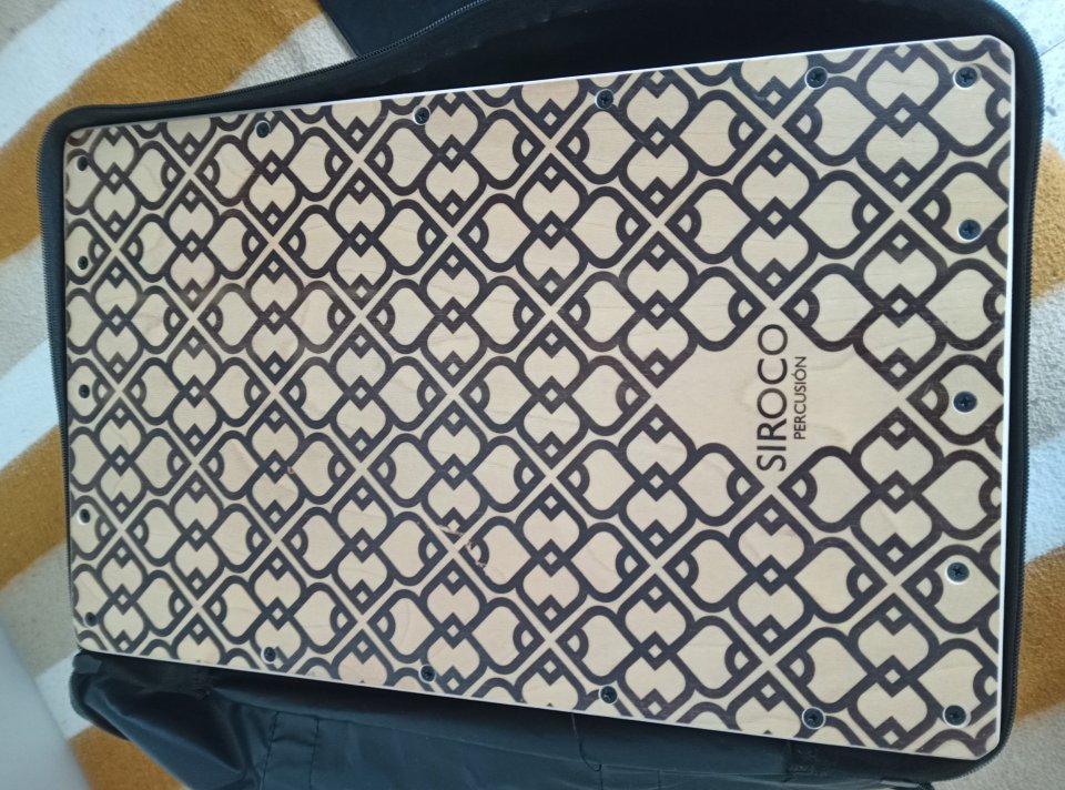 Cajón flamenco de segunda mano · Foto 1 de 4 · Salamanca · 50 €