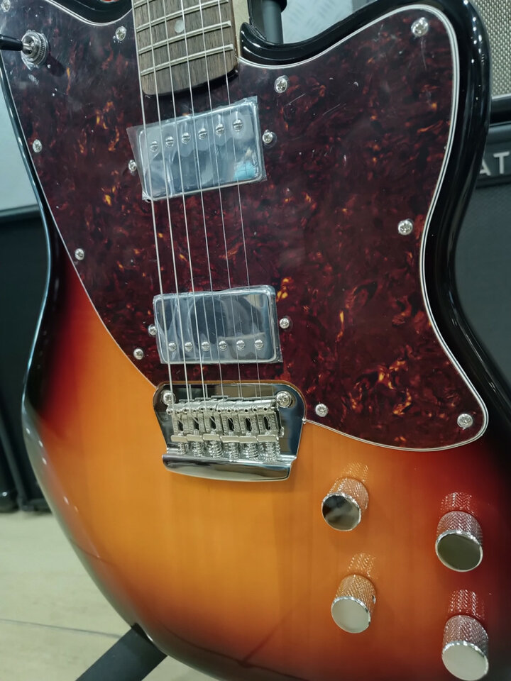 Squier Paranormal Toronado™