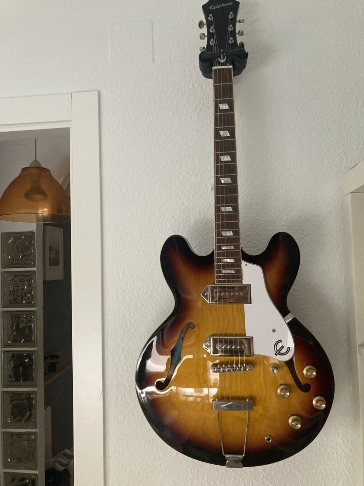 EPIPHONE CASINO de segunda mano · Foto 1 de 4 · Valencia · 350 €