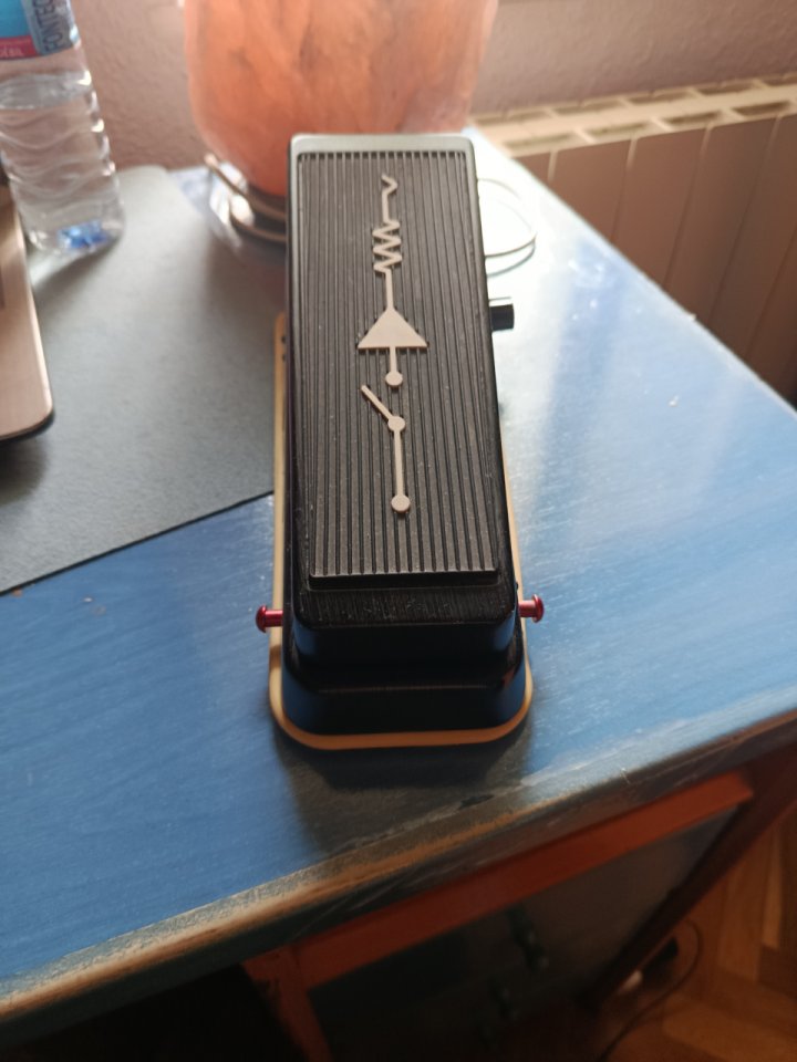 MXR MC-404 CAE WAHWAH de segunda mano · Foto 3 de 4 · Valladolid · 150 €