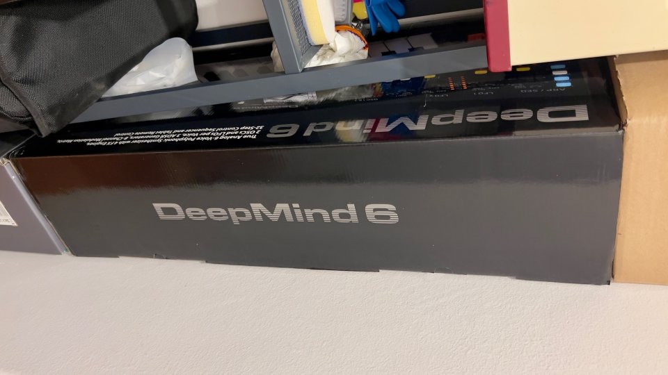 Behringer DeepMind 6