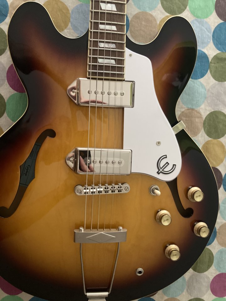 EPIPHONE CASINO de segunda mano · Foto 2 de 4 · Valencia · 350 €