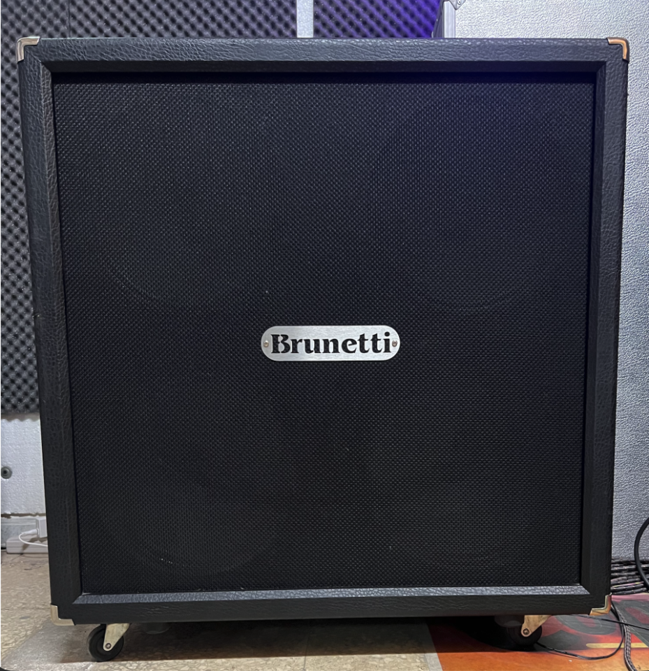 Brunetti XL Cab 4x12 V30 - Pantalla Boutique de segunda mano · Foto 1 de 10 · Málaga · 650 €