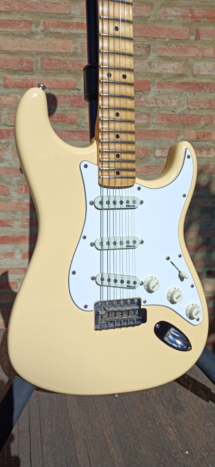 VENDO / CAMBIO Fender Yngwie Malmsteen Signature Strat 2007