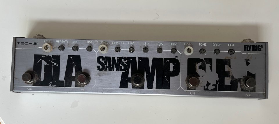 Pedalera guitarra Tech 21 Fly Rig 5 de segunda mano · Foto 5 de 6 · Illes Balears · 195 €
