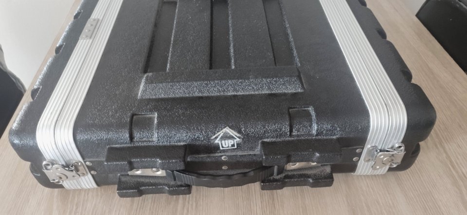 Markbass Multiamp S con maleta y pedal de cambio de presets de segunda mano · Foto 10 de 10 · Barcelona · 580 €