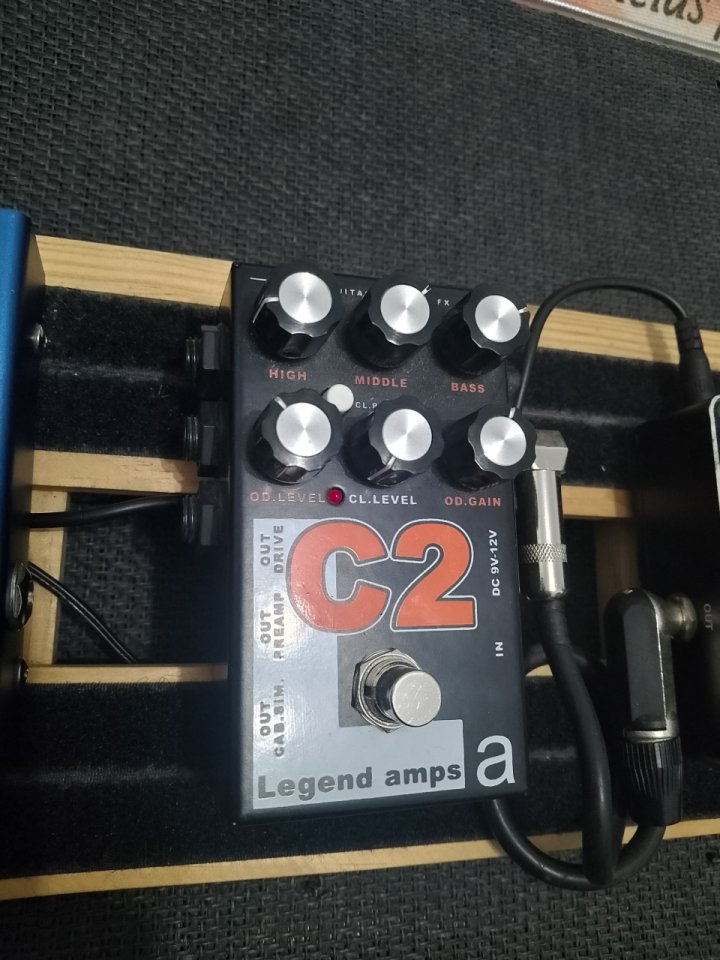 Amt C2 y baby bomb de mooer