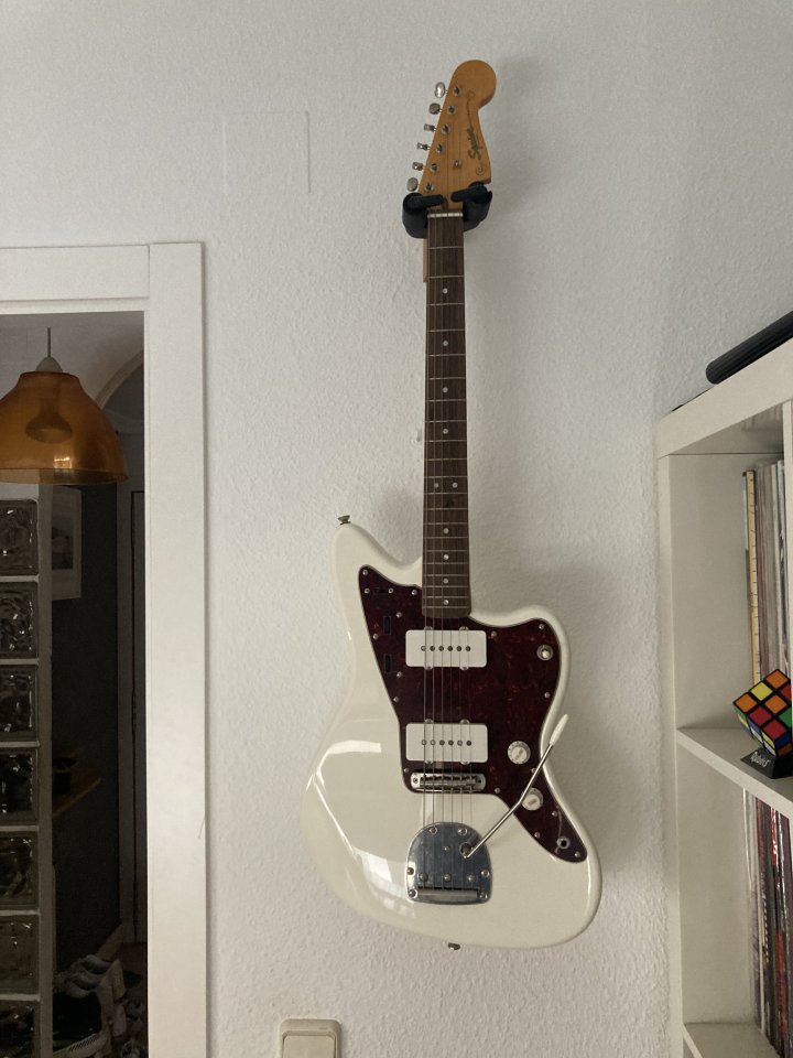 SQUIER JAGUAR de segunda mano · Foto 1 de 5 · Valencia · 250 €