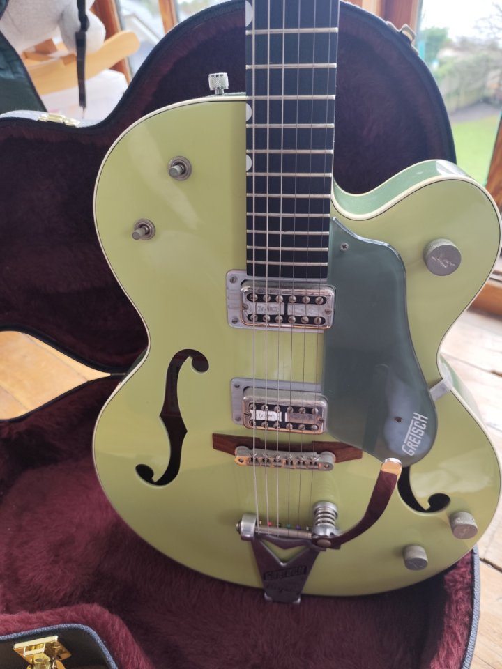 Guitarra Gretsch G6118T Anniversary (Made in Japan) - Smoke Green de segunda mano · Foto 1 de 5 · A Coruña · 1700 €