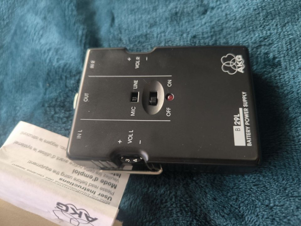 AKG B 29 L - Mezclador y Alimentador Phantom (MicroMic) - Nuevo (old stock)