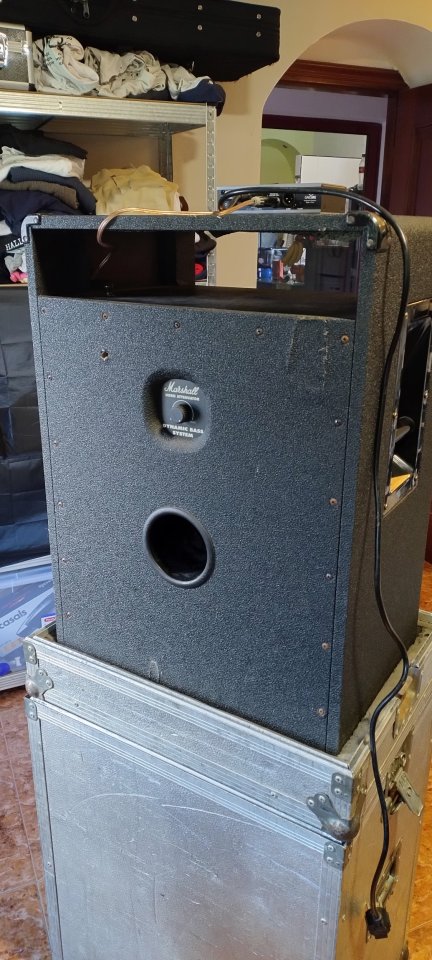 Bafle Marshall con altavoz Eminence+ampli Warwick+flight case/base ampli