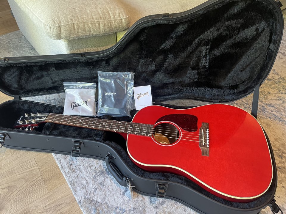 Gibson J45 como nueva