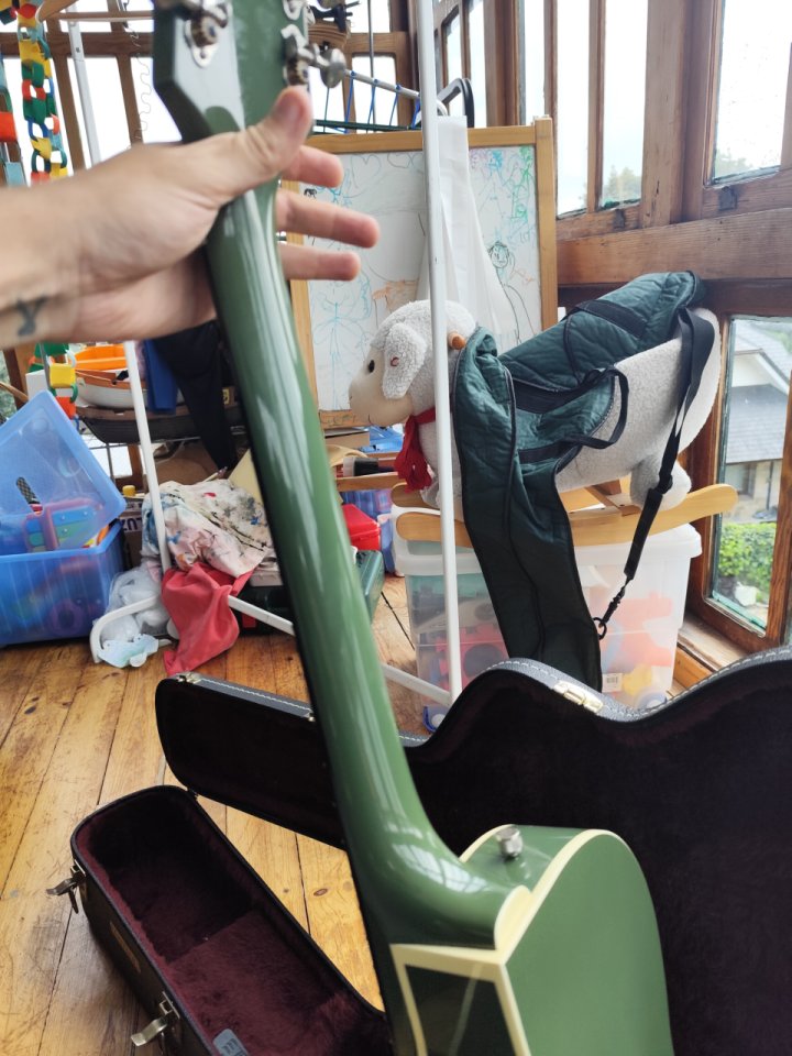 Guitarra Gretsch G6118T Anniversary (Made in Japan) - Smoke Green de segunda mano · Foto 3 de 5 · A Coruña · 1700 €