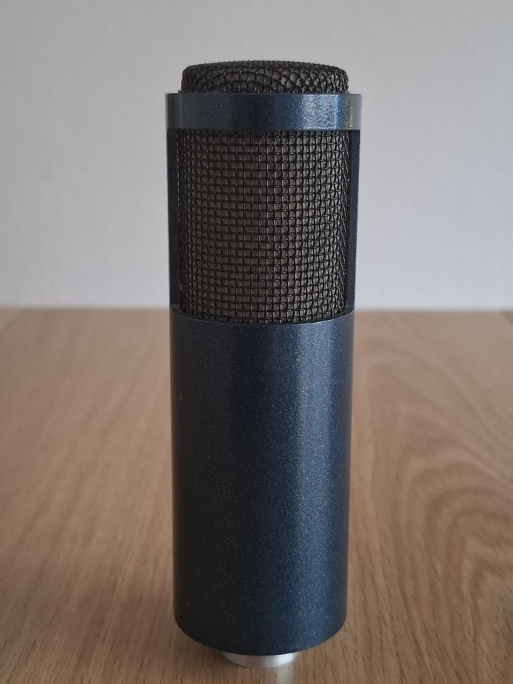 Crowley&Tripp Naked Eye, micro de cinta