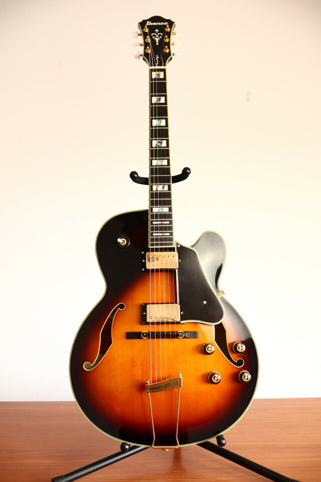 Guitarra Jazz Ibanez AF200 Prestige