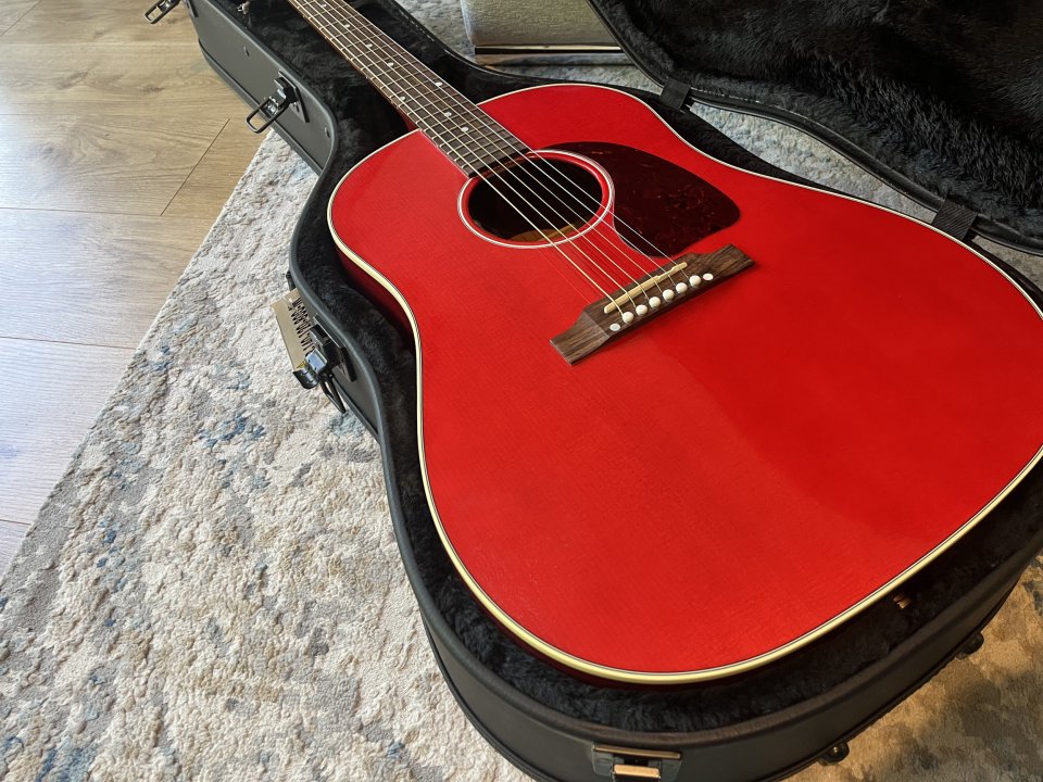 Gibson J45 como nueva