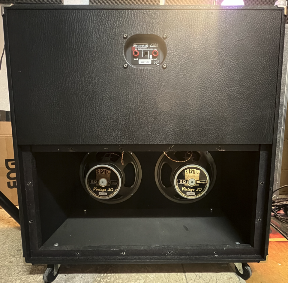 Brunetti XL Cab 4x12 V30 - Pantalla Boutique de segunda mano · Foto 9 de 10 · Málaga · 650 €