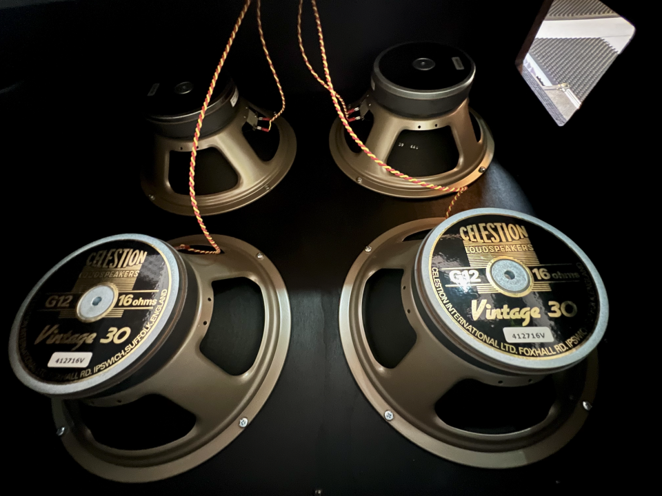 Brunetti XL Cab 4x12 V30 - Pantalla Boutique de segunda mano · Foto 10 de 10 · Málaga · 650 €