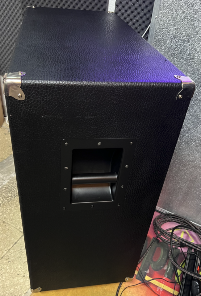 Brunetti XL Cab 4x12 V30 - Pantalla Boutique de segunda mano · Foto 5 de 10 · Málaga · 650 €