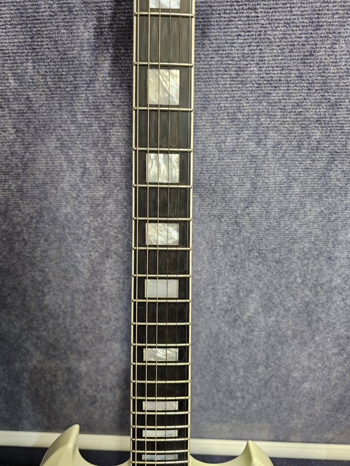 Epiphine SG inspired by Gibson de segunda mano · Foto 3 de 8 · Cádiz · 950 €