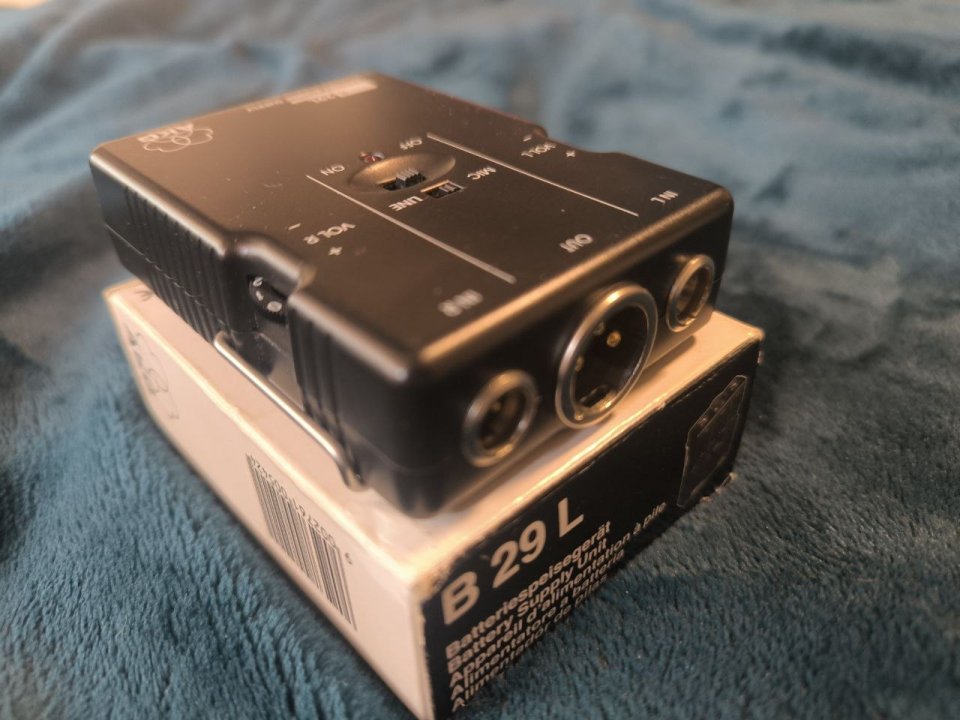 AKG B 29 L - Mezclador y Alimentador Phantom (MicroMic) - Nuevo (old stock)