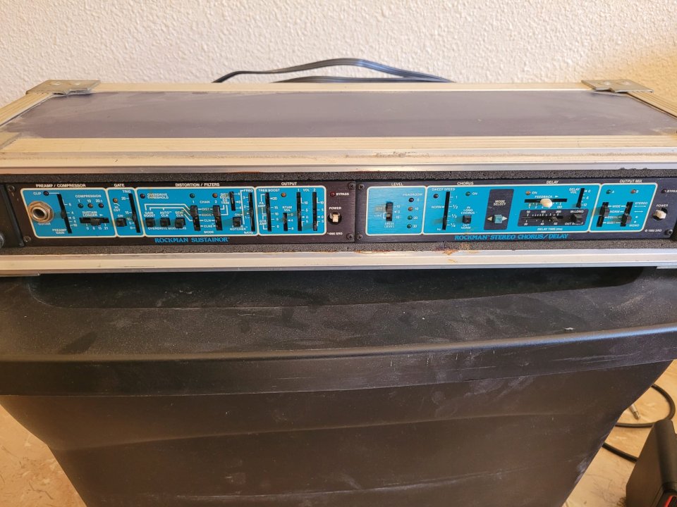Rocktron sustainer+Stereo Chorus Delay