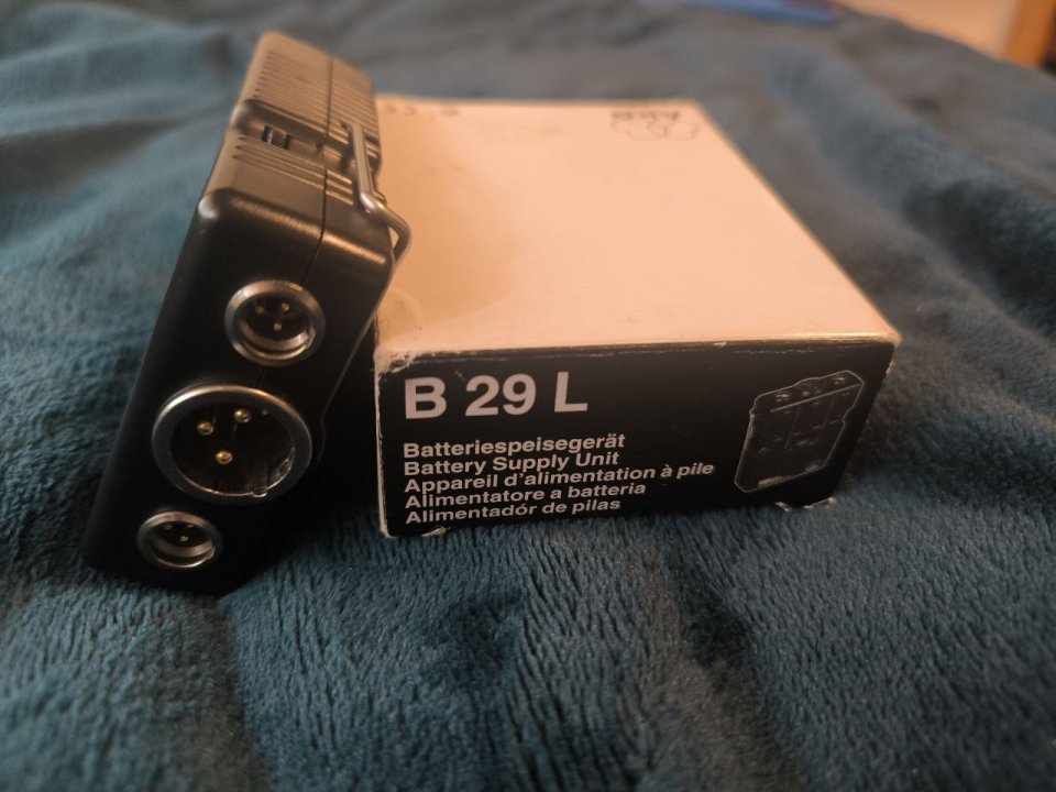 AKG B 29 L - Mezclador y Alimentador Phantom (MicroMic) - Nuevo (old stock)