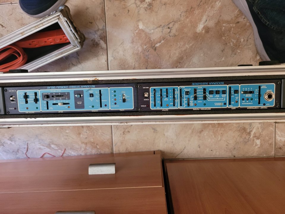 Rocktron sustainer+Stereo Chorus Delay