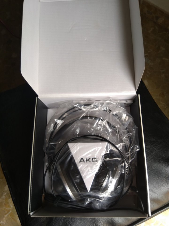 AKG K 272 HD