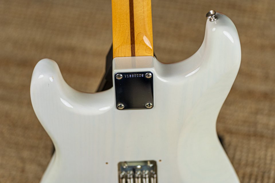 Fender American Original 50s Stratocaster color blanco