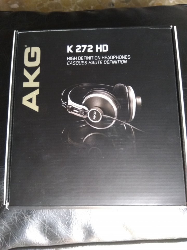 AKG K 272 HD