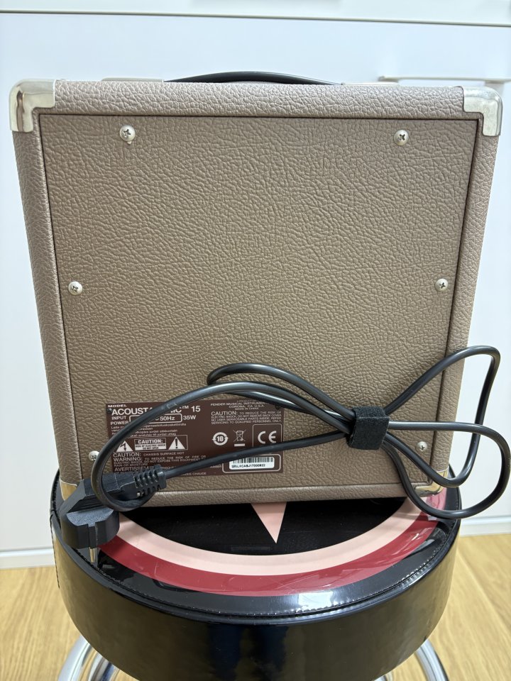 Fender Acoustasonic 15 de segunda mano · Foto 3 de 5 · Bizkaia · 80 €